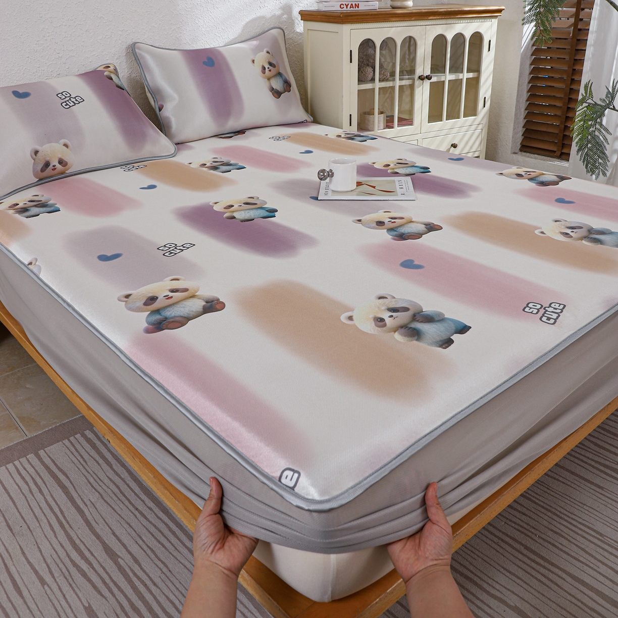 91家纺网 家纺一手货源 找家纺 小萌虎 2026新款碳光冰丝凉席床笠款拍法二 小熊猫