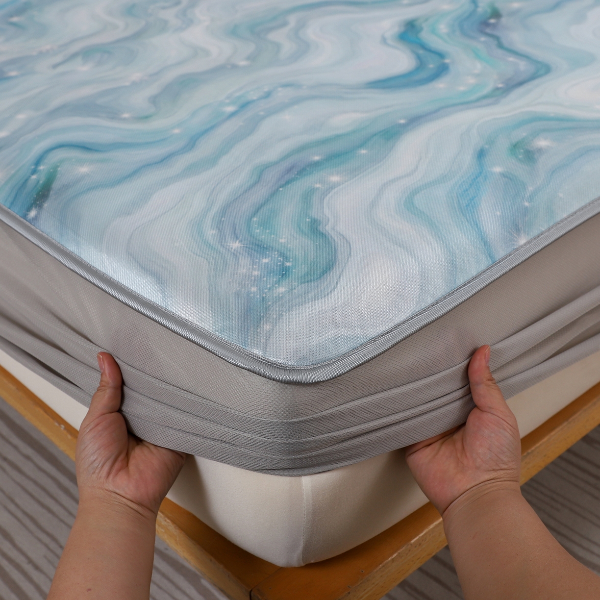 91家纺网 家纺一手货源 找家纺 小萌虎 2026新款碳光冰丝凉席床笠款拍法二 星空