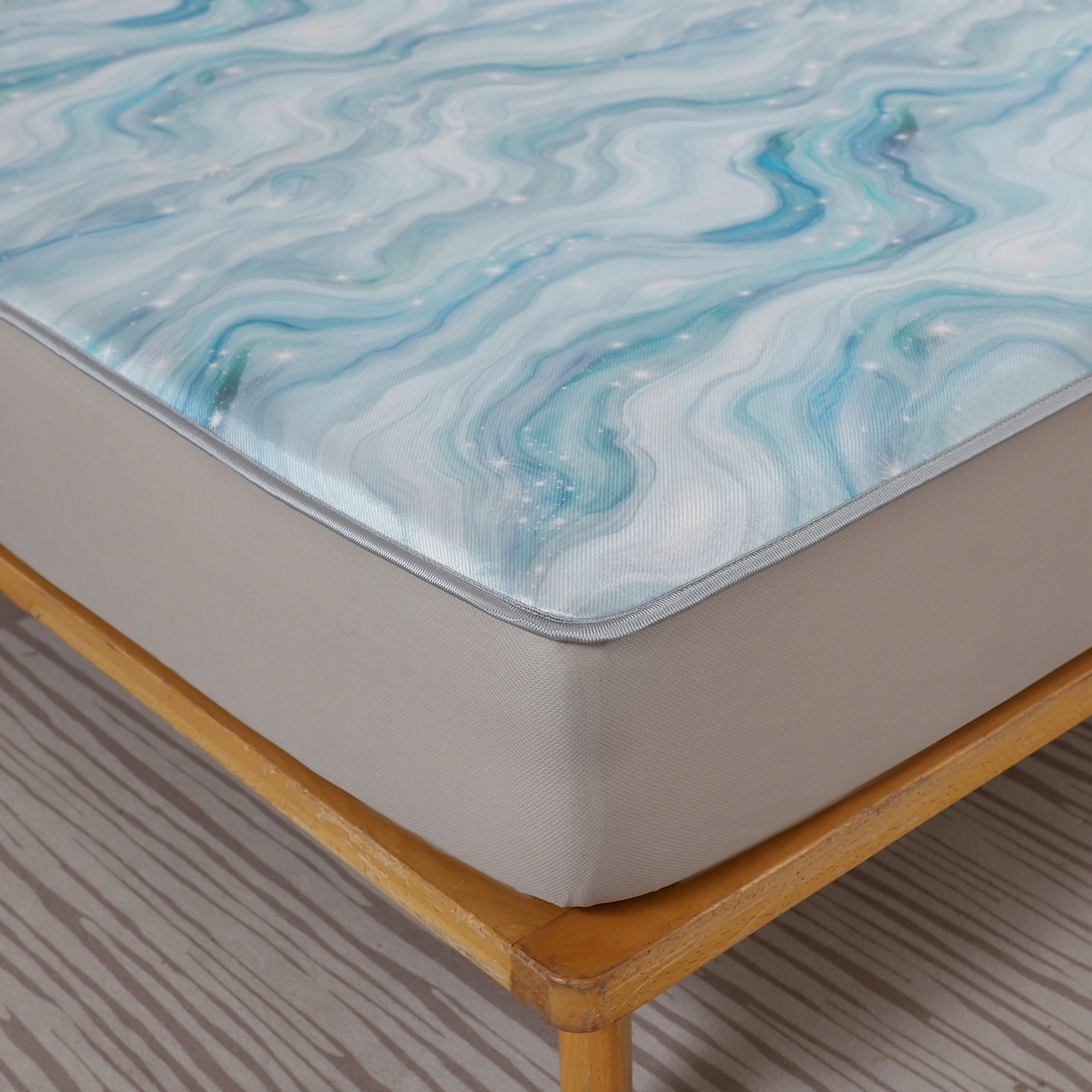 91家纺网 家纺一手货源 找家纺 小萌虎 2026新款碳光冰丝凉席床笠款拍法二 星空