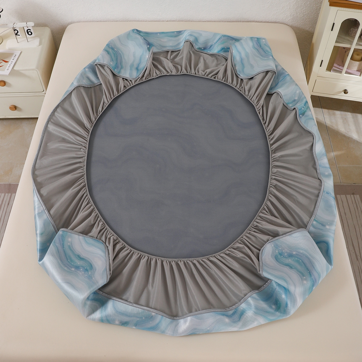 91家纺网 家纺一手货源 找家纺 小萌虎 2026新款碳光冰丝凉席床笠款拍法二 星空