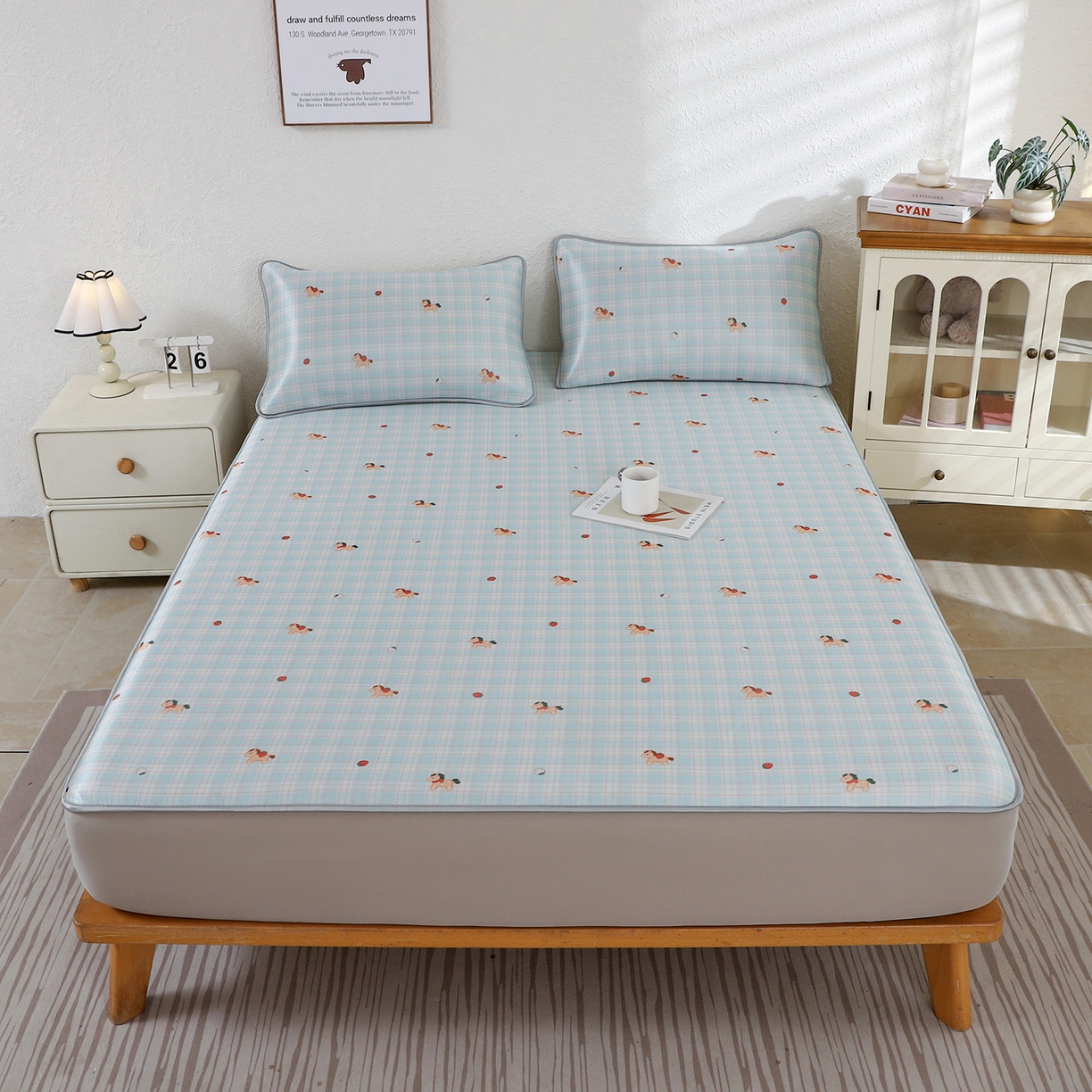 91家纺网 家纺一手货源 找家纺 小萌虎 2026新款碳光冰丝凉席床笠款拍法二 一马当先