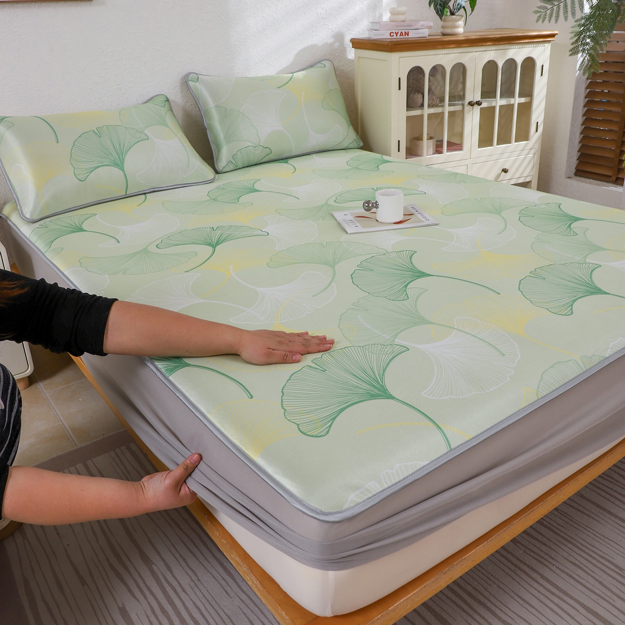 91家纺网 家纺一手货源 找家纺 小萌虎 2026新款碳光冰丝凉席床笠款拍法二 银杏叶