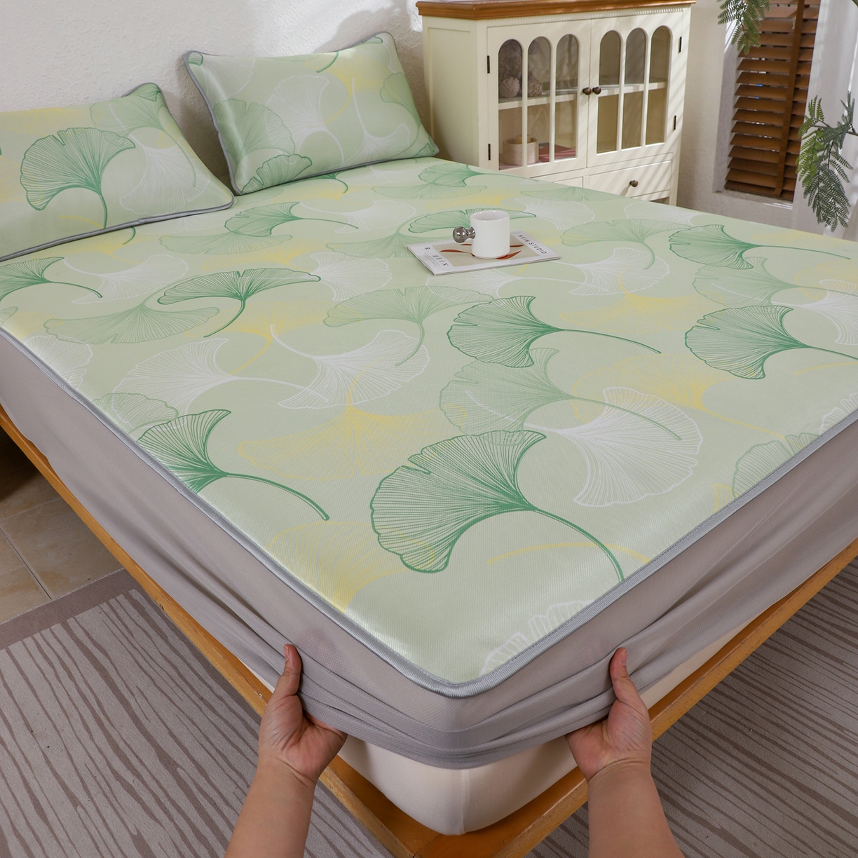 91家纺网 家纺一手货源 找家纺 小萌虎 2026新款碳光冰丝凉席床笠款拍法二 银杏叶