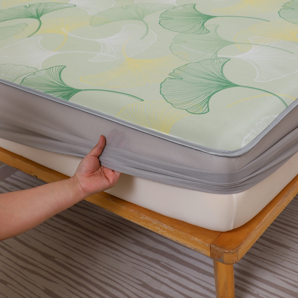 91家纺网 家纺一手货源 找家纺 小萌虎 2026新款碳光冰丝凉席床笠款拍法二 银杏叶