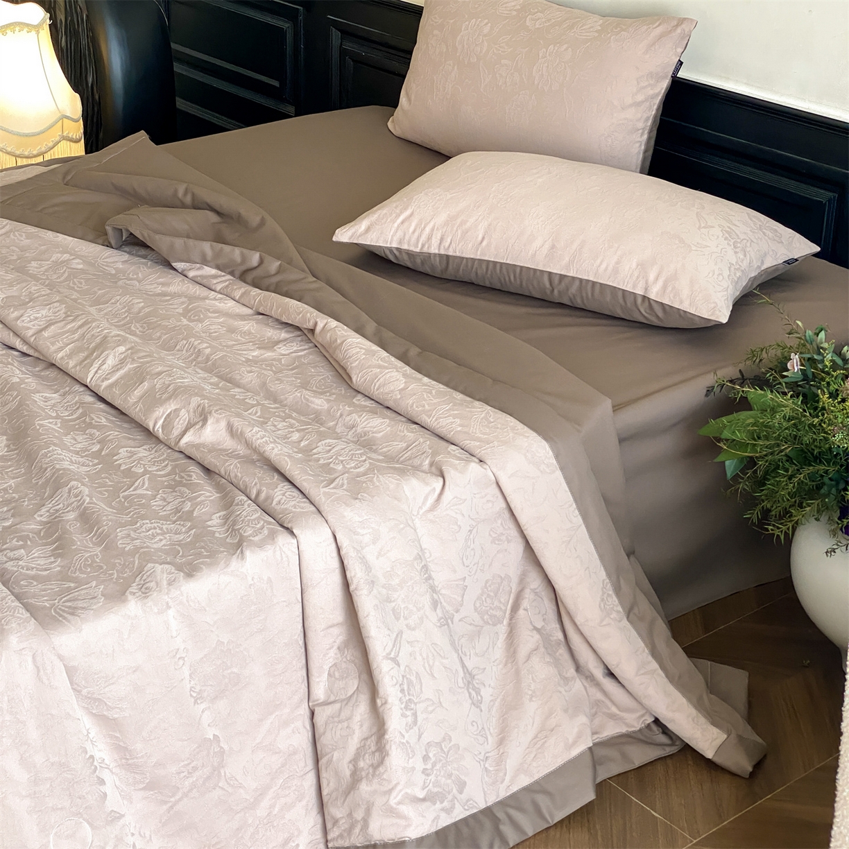 91家纺网 家纺一手货源 找家纺 （总）宜代光年 2026新款60S全棉厚织提花夏被夏凉被空调被