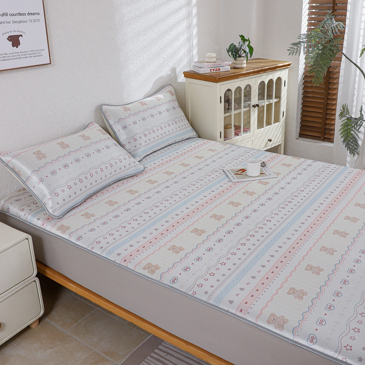 91家纺网 家纺一手货源 找家纺 小萌虎 2026新款碳光冰丝凉席床笠款拍法二 樱桃小熊