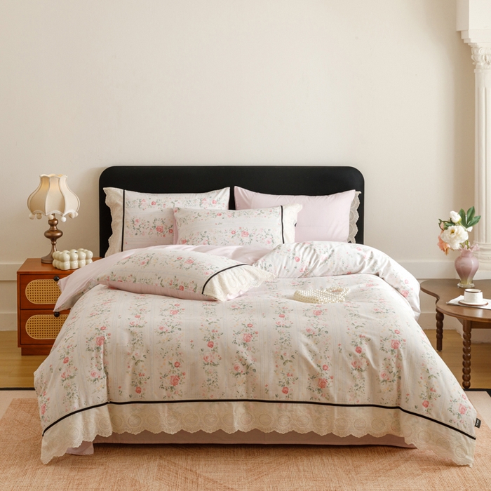 91家纺网 家纺一手货源 找家纺 卡姿家纺 全棉小法式镂空棉布花边款第一季四件套 蔷薇诗行