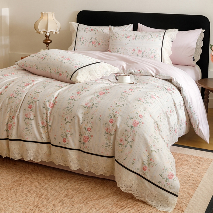 91家纺网 家纺一手货源 找家纺 卡姿家纺 全棉小法式镂空棉布花边款第一季四件套 蔷薇诗行