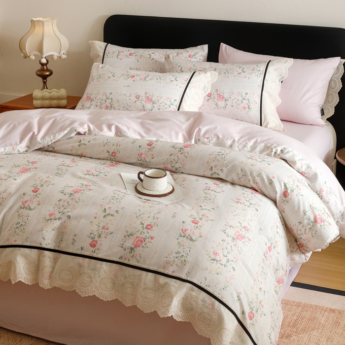 91家纺网 家纺一手货源 找家纺 卡姿家纺 全棉小法式镂空棉布花边款第一季四件套 蔷薇诗行