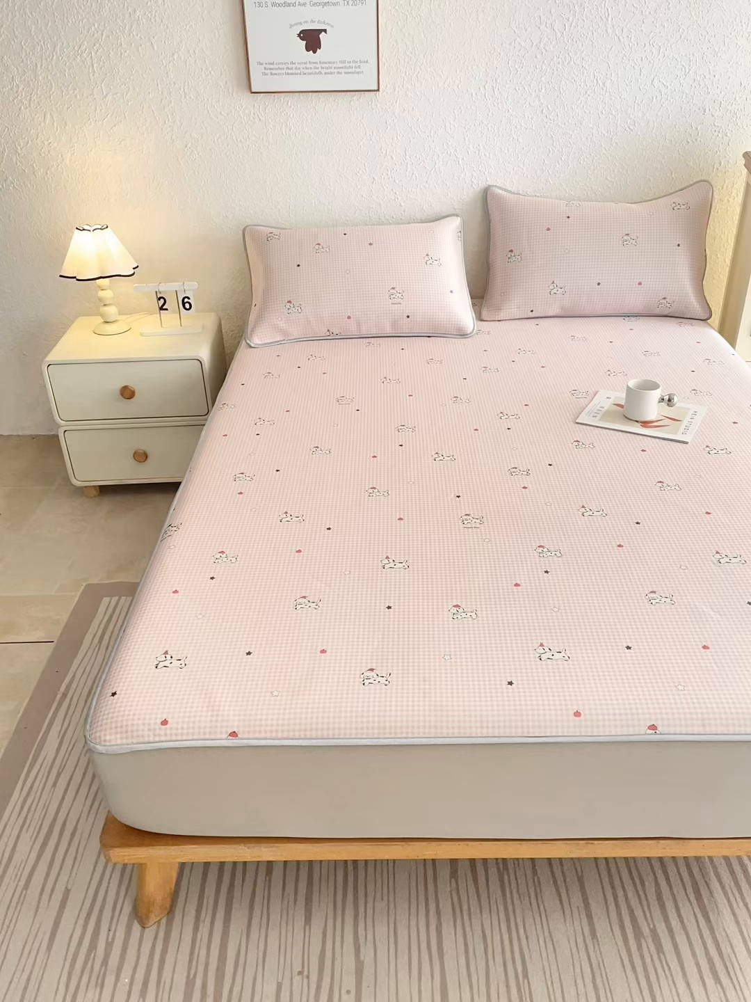 91家纺网 家纺一手货源 找家纺 小萌虎 2026新款碳光冰丝凉席床笠款拍法二 斑点狗-粉