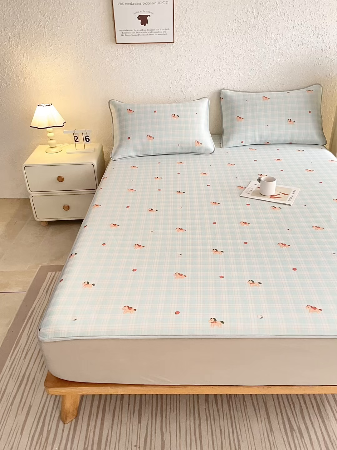 91家纺网 家纺一手货源 找家纺 小萌虎 2026新款碳光冰丝凉席床笠款拍法二 一马当先