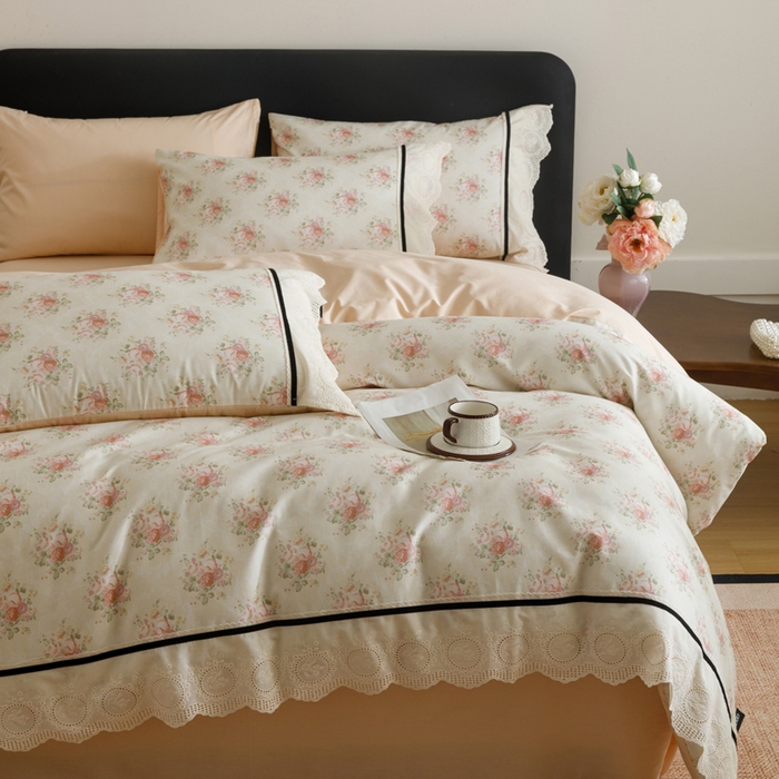 91家纺网 家纺一手货源 找家纺 卡姿家纺 全棉小法式镂空棉布花边款第一季四件套 庭前芳序