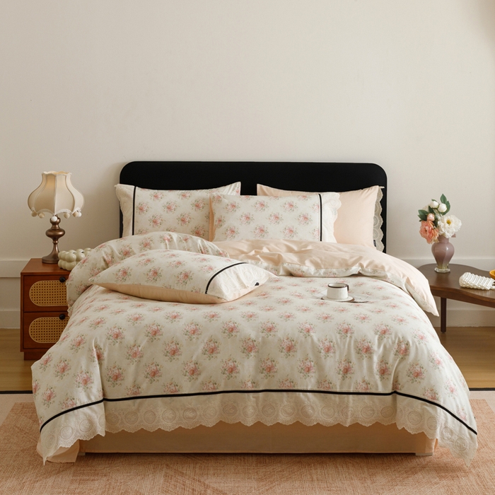 91家纺网 家纺一手货源 找家纺 卡姿家纺 全棉小法式镂空棉布花边款第一季四件套 庭前芳序