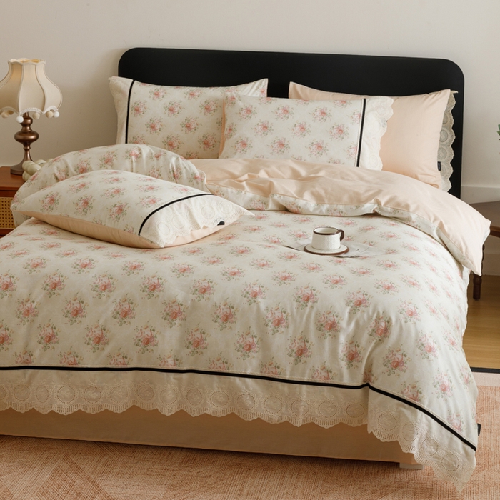 91家纺网 家纺一手货源 找家纺 卡姿家纺 全棉小法式镂空棉布花边款第一季四件套 庭前芳序