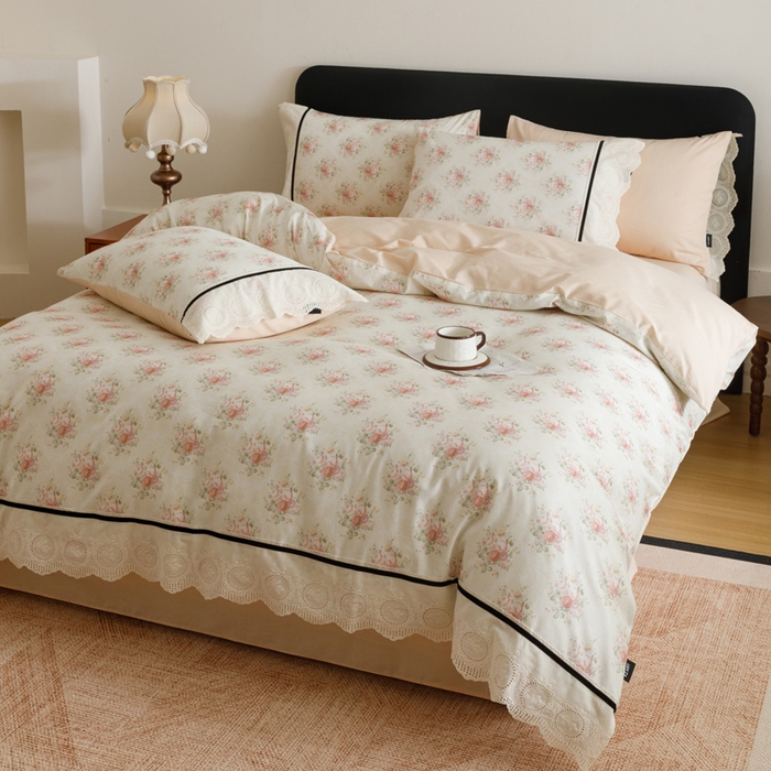 91家纺网 家纺一手货源 找家纺 卡姿家纺 全棉小法式镂空棉布花边款第一季四件套 庭前芳序