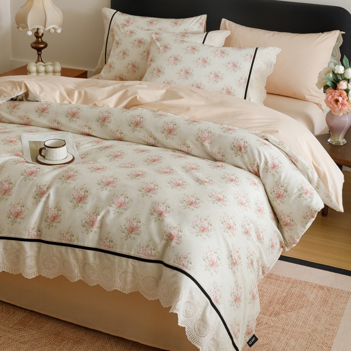 91家纺网 家纺一手货源 找家纺 卡姿家纺 全棉小法式镂空棉布花边款第一季四件套 庭前芳序