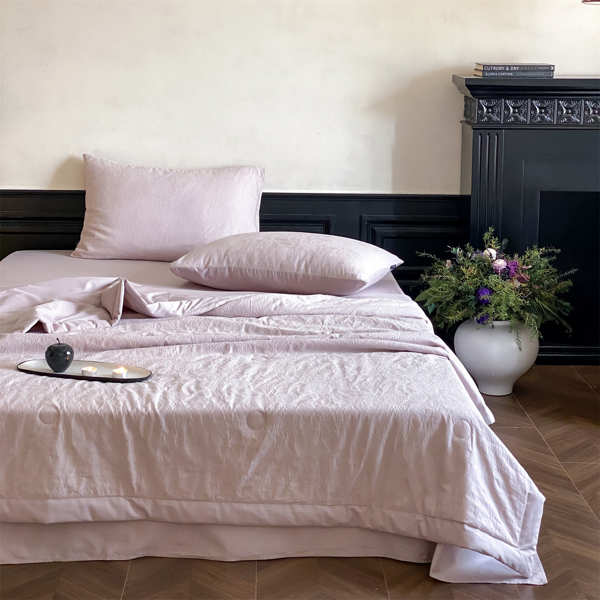 91家纺网 家纺一手货源 找家纺 宜代光年 2026新款60S全棉厚织提花夏被夏凉被空调被 夏被-白棠-浅紫