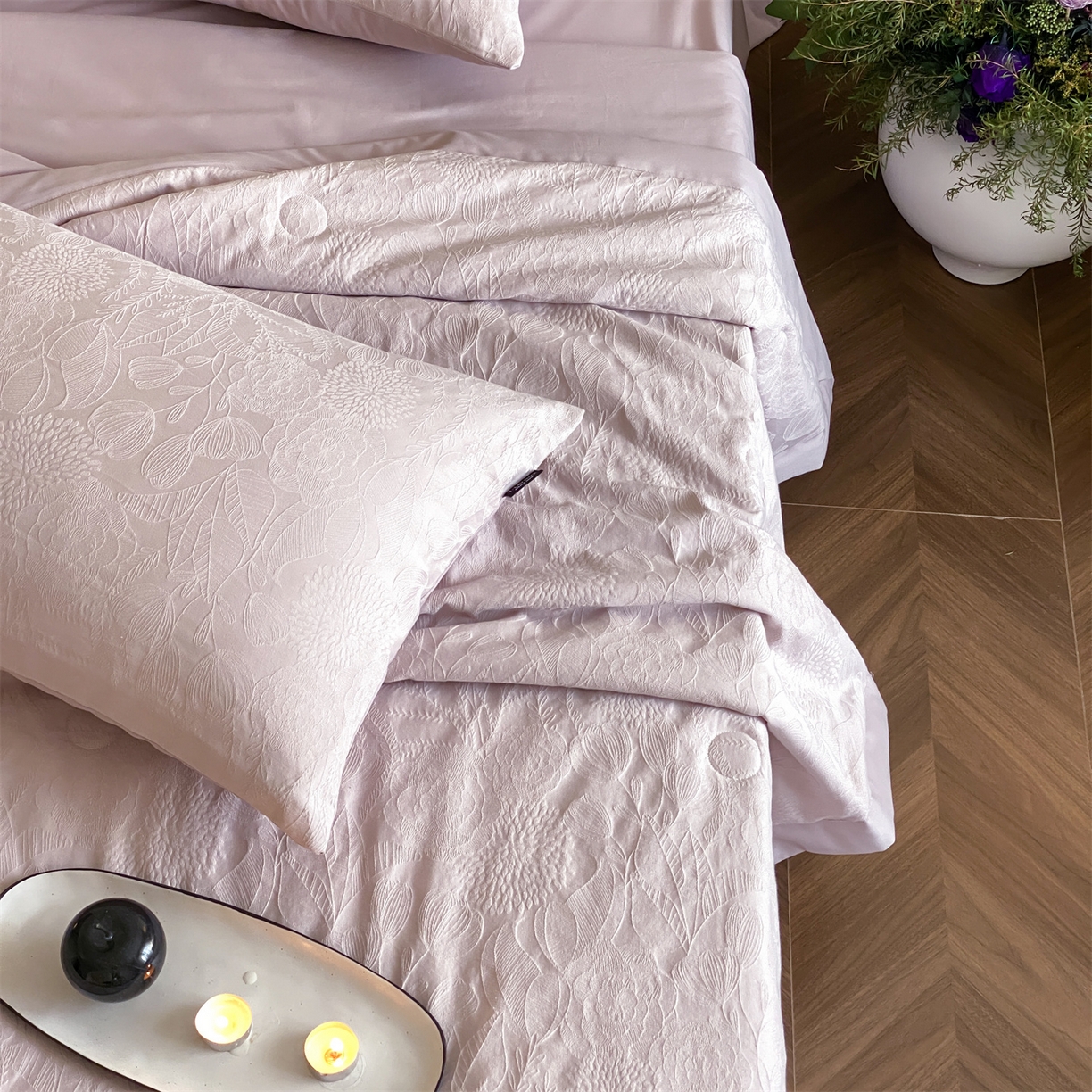 91家纺网 家纺一手货源 找家纺 宜代光年 2026新款60S全棉厚织提花夏被夏凉被空调被 夏被-白棠-浅紫