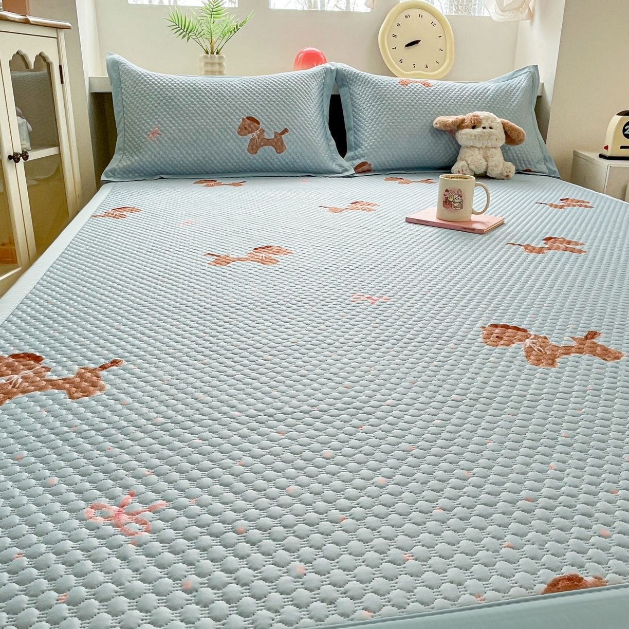 91家纺网 家纺一手货源 找家纺 大元 2026春夏新款治愈系数码印花冰豆豆凉席席子 治愈-木马蓝