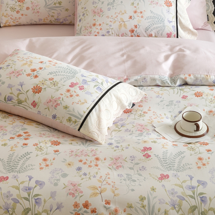 91家纺网 家纺一手货源 找家纺 卡姿家纺 全棉小法式镂空棉布花边款第一季四件套 雾岛听花