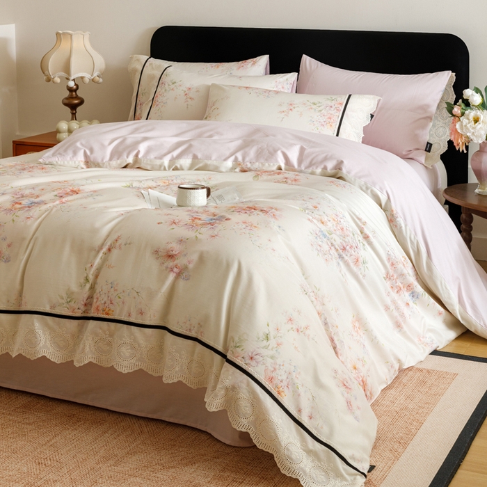 91家纺网 家纺一手货源 找家纺 卡姿家纺 全棉小法式镂空棉布花边款第一季四件套 絮影轻扬