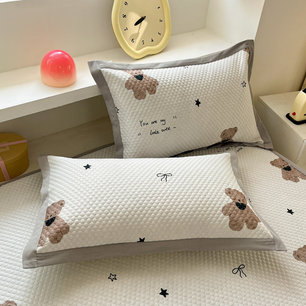 91家纺网 家纺一手货源 找家纺 大元 2026春夏新款治愈系数码印花冰豆豆凉席席子 治愈-软萌熊灰