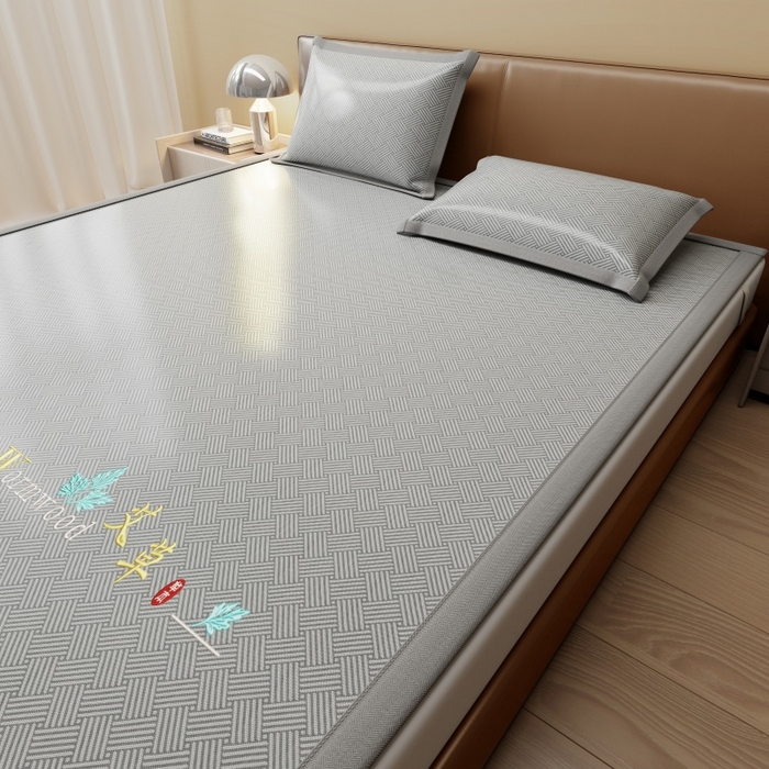 91家纺网 家纺一手货源 找家纺 人人爱家纺 2026新款A类双面冰丝凉席 饼干花-灰