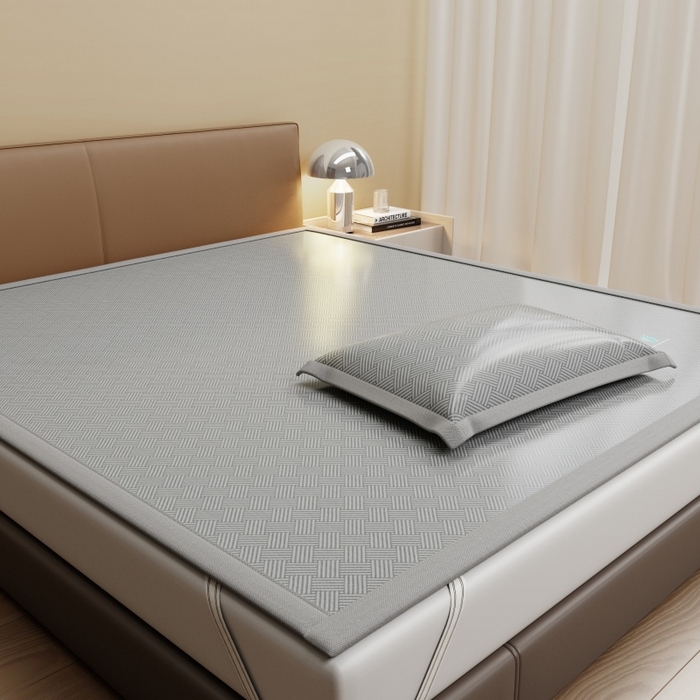 91家纺网 家纺一手货源 找家纺 人人爱家纺 2026新款A类双面冰丝凉席 饼干花-灰