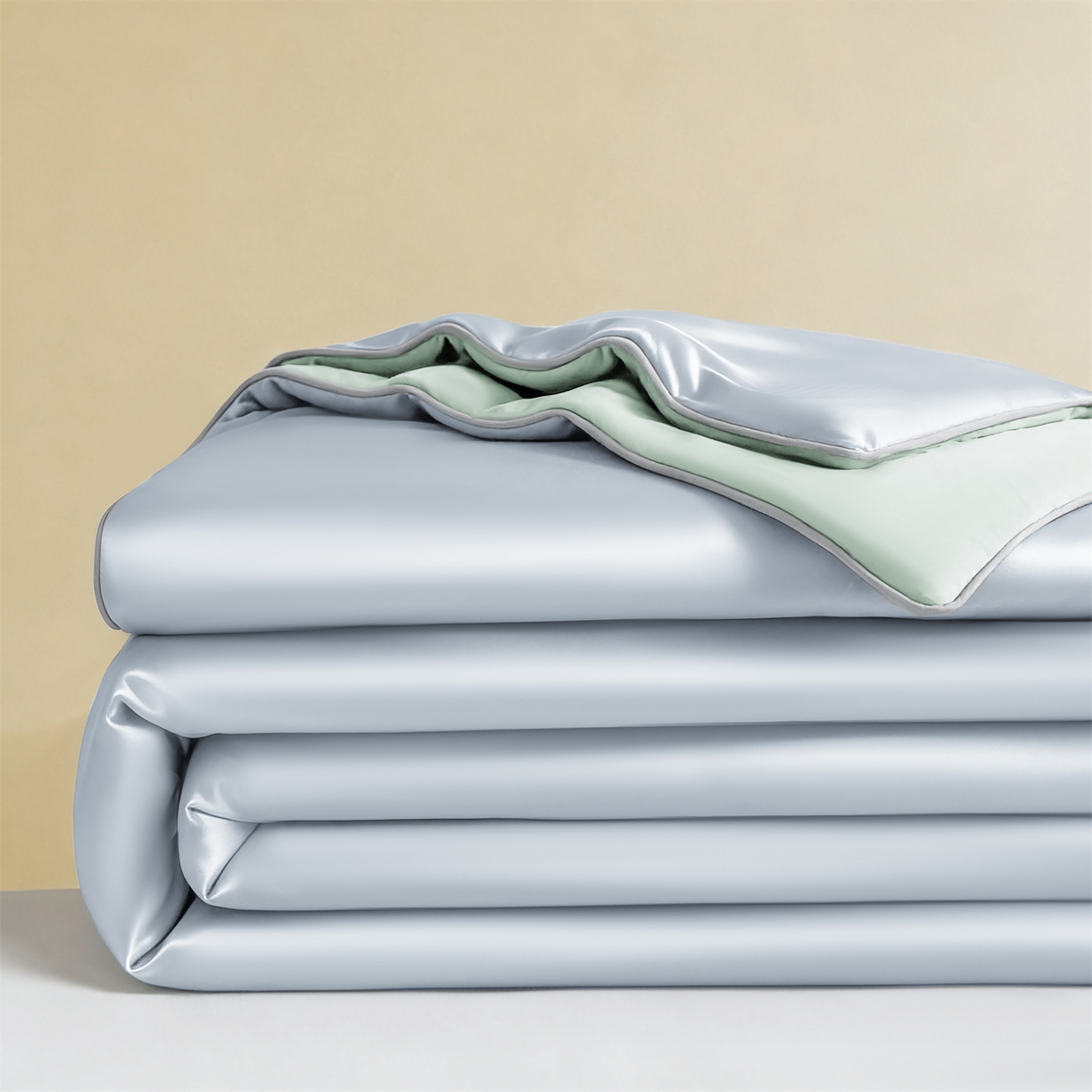 91家纺网 家纺一手货源 找家纺 富阿娜家纺 2026新款纯色双拼凉感丝夏被空调被夏凉被 海盐蓝+薄荷绿