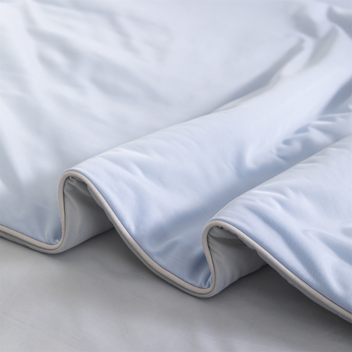 91家纺网 家纺一手货源 找家纺 （总）富阿娜家纺 2026新款纯色双拼凉感丝夏被空调被夏凉被