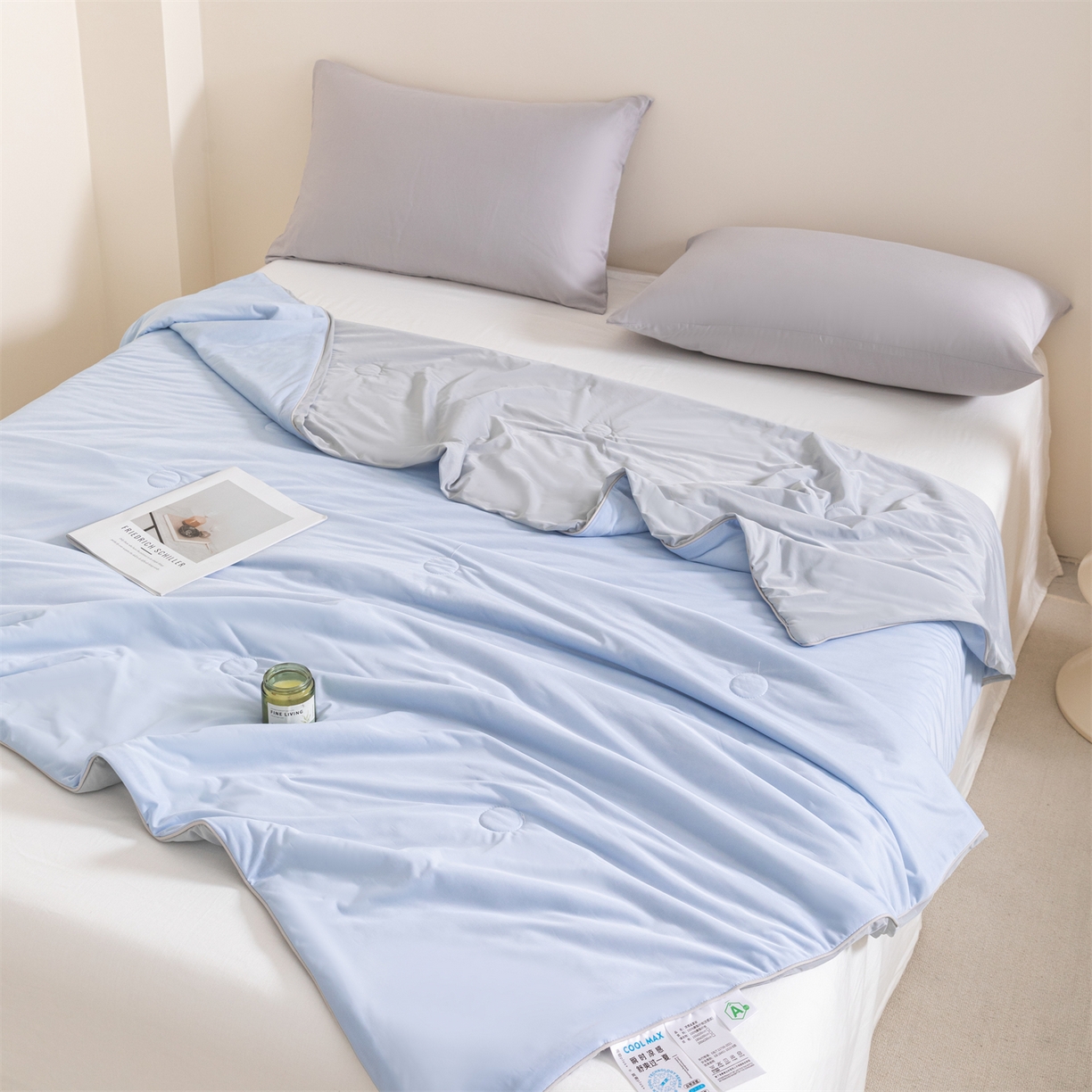 91家纺网 家纺一手货源 找家纺 富阿娜家纺 2026新款纯色双拼凉感丝夏被空调被夏凉被 海盐蓝+雾灰