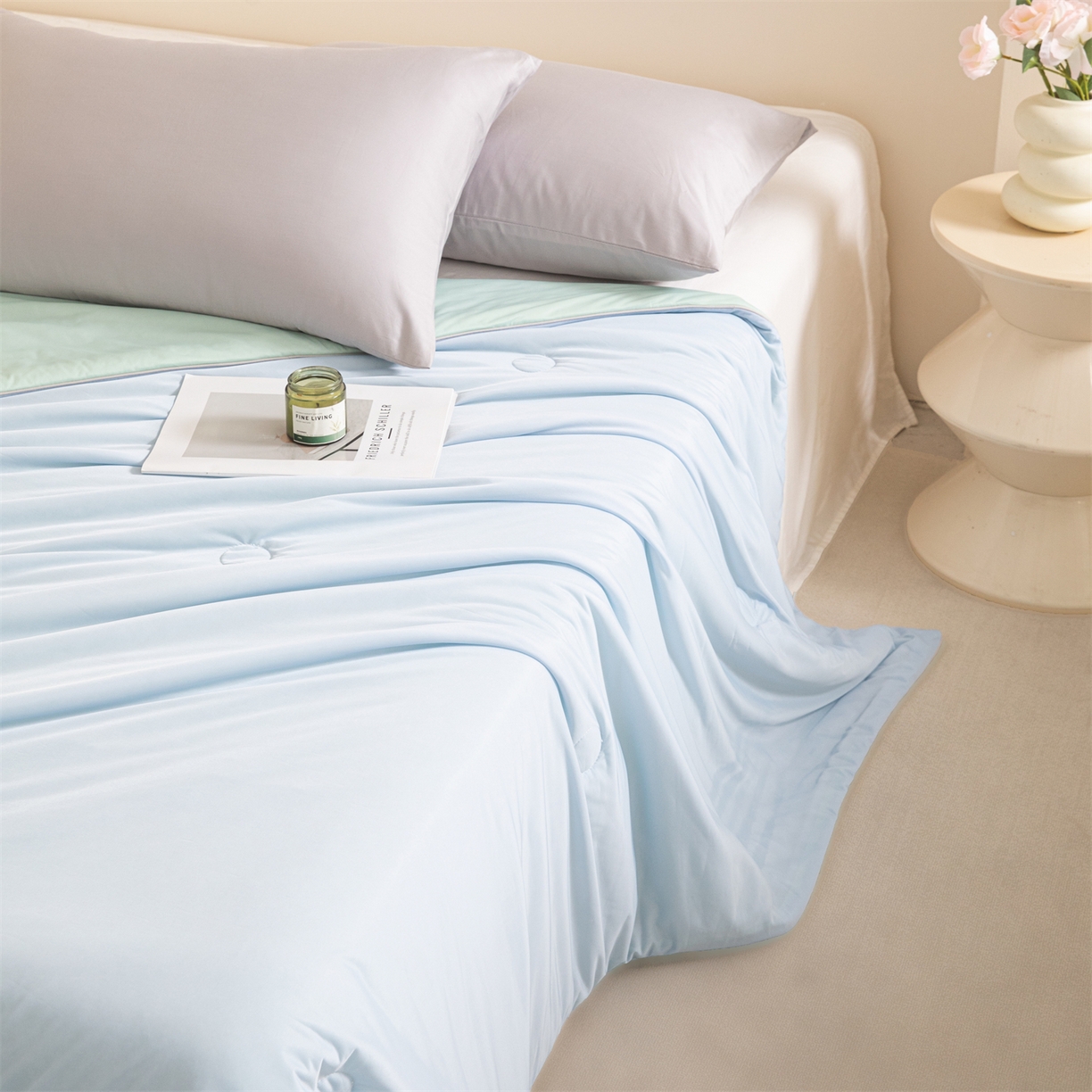 91家纺网 家纺一手货源 找家纺 富阿娜家纺 2026新款纯色双拼凉感丝夏被空调被夏凉被 海盐蓝+薄荷绿