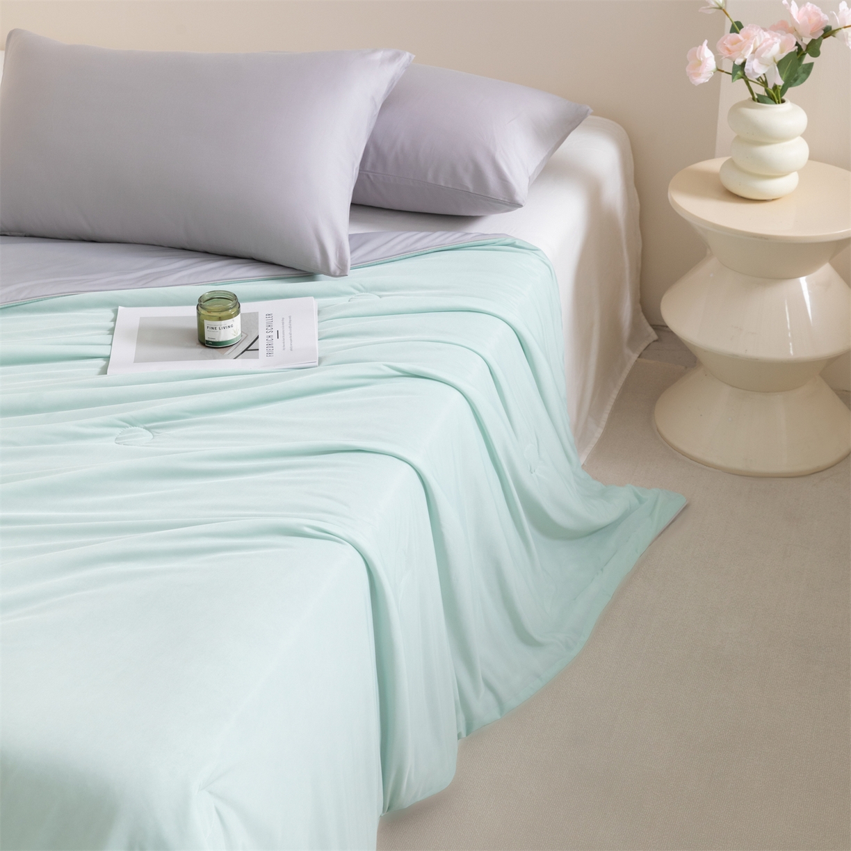 91家纺网 家纺一手货源 找家纺 富阿娜家纺 2026新款纯色双拼凉感丝夏被空调被夏凉被 薄荷绿+奶雾灰