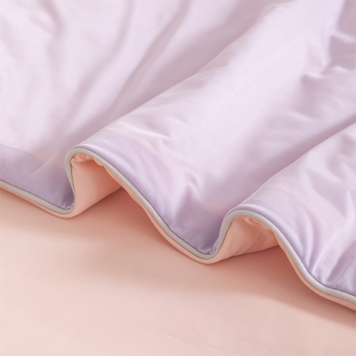 91家纺网 家纺一手货源 找家纺 富阿娜家纺 2026新款纯色双拼凉感丝夏被空调被夏凉被 芋泥紫+樱花粉