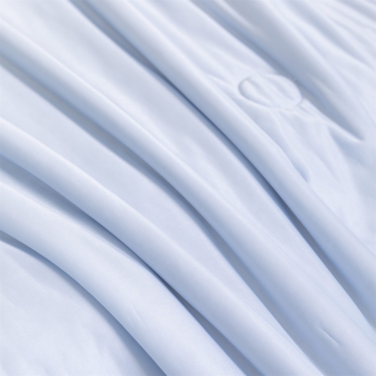 91家纺网 家纺一手货源 找家纺 富阿娜家纺 2026新款纯色双拼凉感丝夏被空调被夏凉被 海盐蓝+雾灰