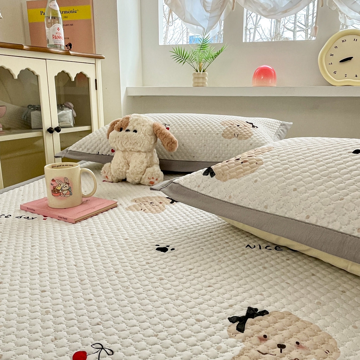 91家纺网 家纺一手货源 找家纺 大元 2026春夏新款治愈系数码印花冰豆豆凉席席子 治愈-樱桃狗灰