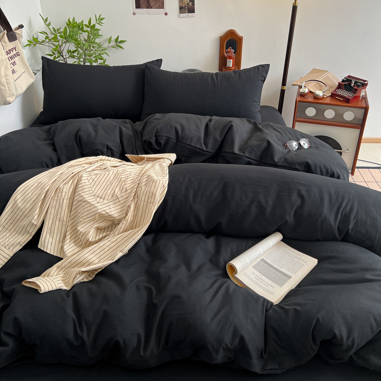 91家纺网 家纺一手货源 找家纺 梦嘉居 2026新款亲肤纯色AB版水洗皱皱棉四件套学生宿舍床单床笠三件套 暗夜黑