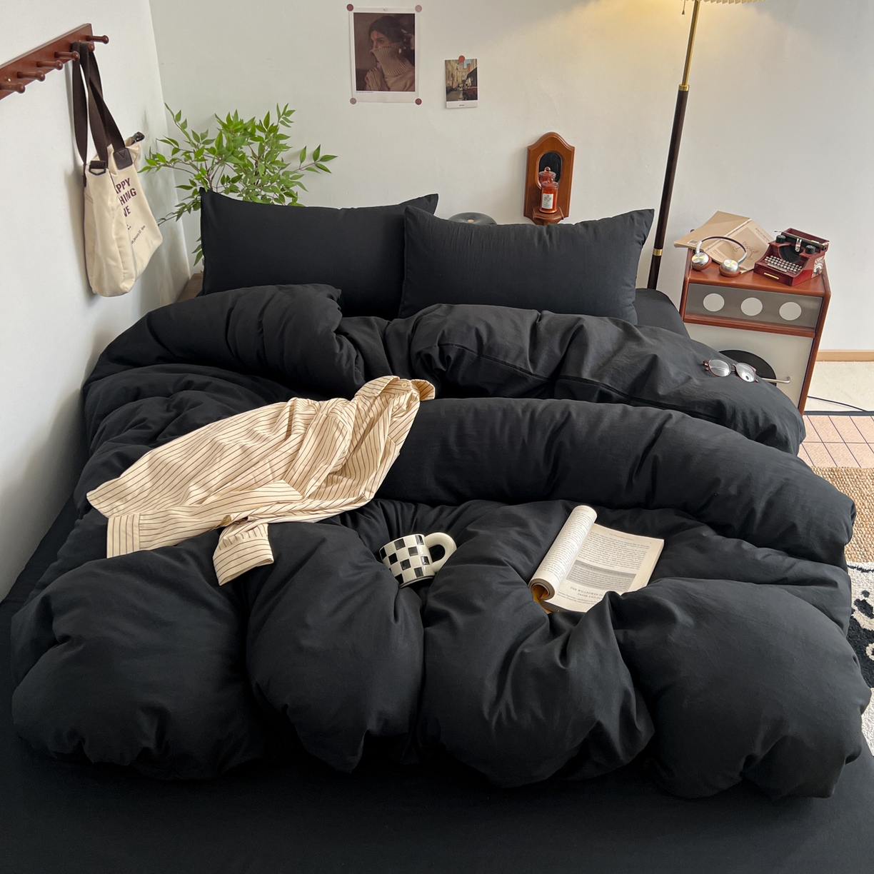 91家纺网 家纺一手货源 找家纺 梦嘉居 2026新款亲肤纯色AB版水洗皱皱棉四件套学生宿舍床单床笠三件套 暗夜黑