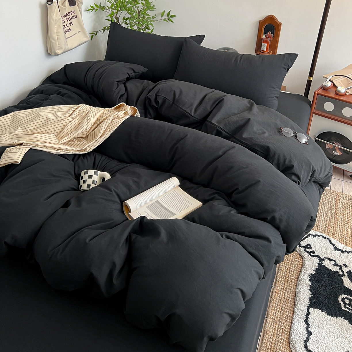 91家纺网 家纺一手货源 找家纺 梦嘉居 2026新款亲肤纯色AB版水洗皱皱棉四件套学生宿舍床单床笠三件套 暗夜黑