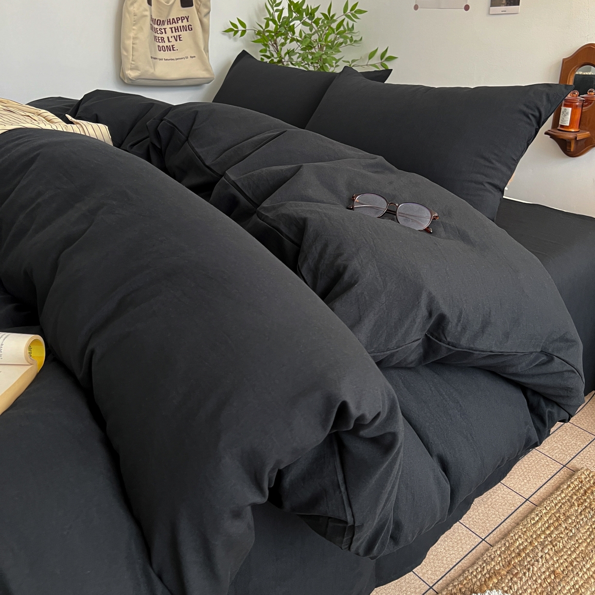 91家纺网 家纺一手货源 找家纺 梦嘉居 2026新款亲肤纯色AB版水洗皱皱棉四件套学生宿舍床单床笠三件套 暗夜黑