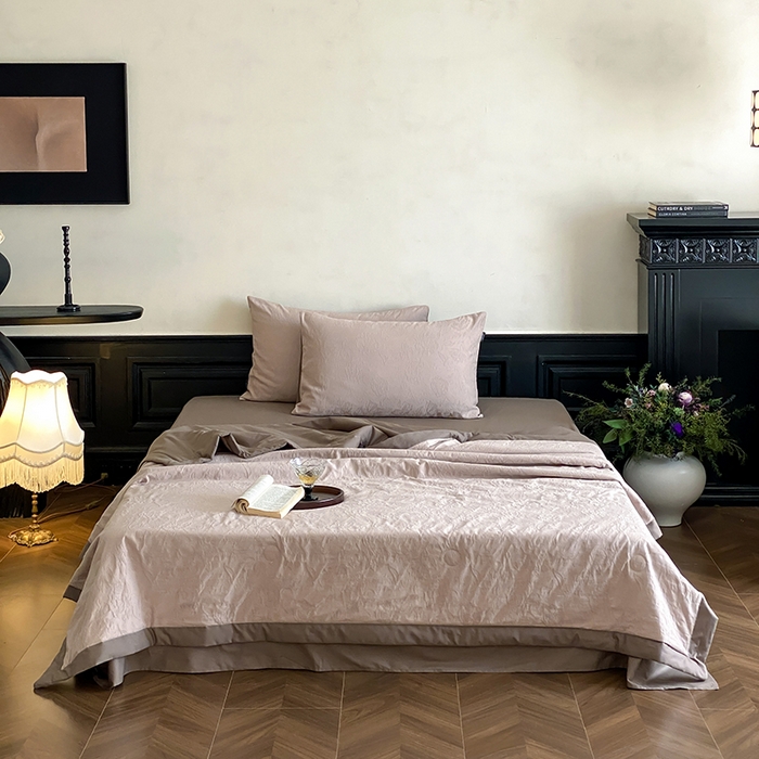 91家纺网 家纺一手货源 找家纺 宜代光年 2026新款60S全棉厚织提花夏被夏凉被空调被 夏被-漫莎