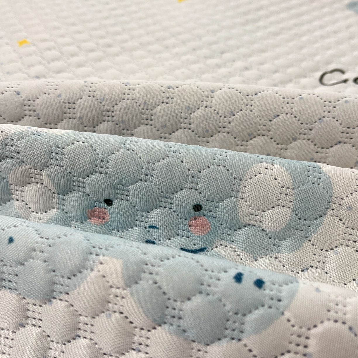 91家纺网 家纺一手货源 找家纺 大元 2026春夏新款治愈系数码印花冰豆豆凉席席子 治愈-云朵象蓝