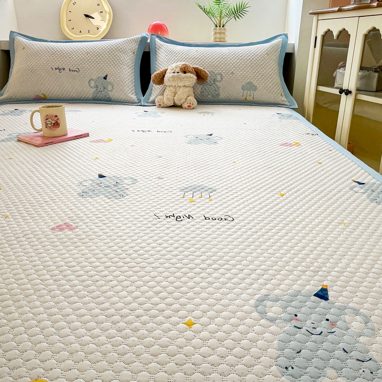 91家纺网 家纺一手货源 找家纺 大元 2026春夏新款治愈系数码印花冰豆豆凉席席子 治愈-云朵象蓝