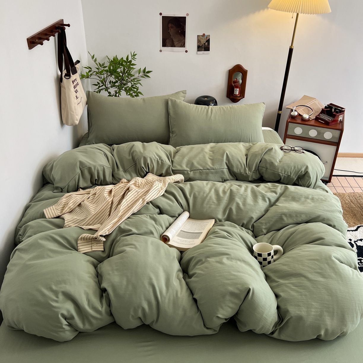 91家纺网 家纺一手货源 找家纺 梦嘉居 2026新款亲肤纯色AB版水洗皱皱棉四件套学生宿舍床单床笠三件套 复古绿
