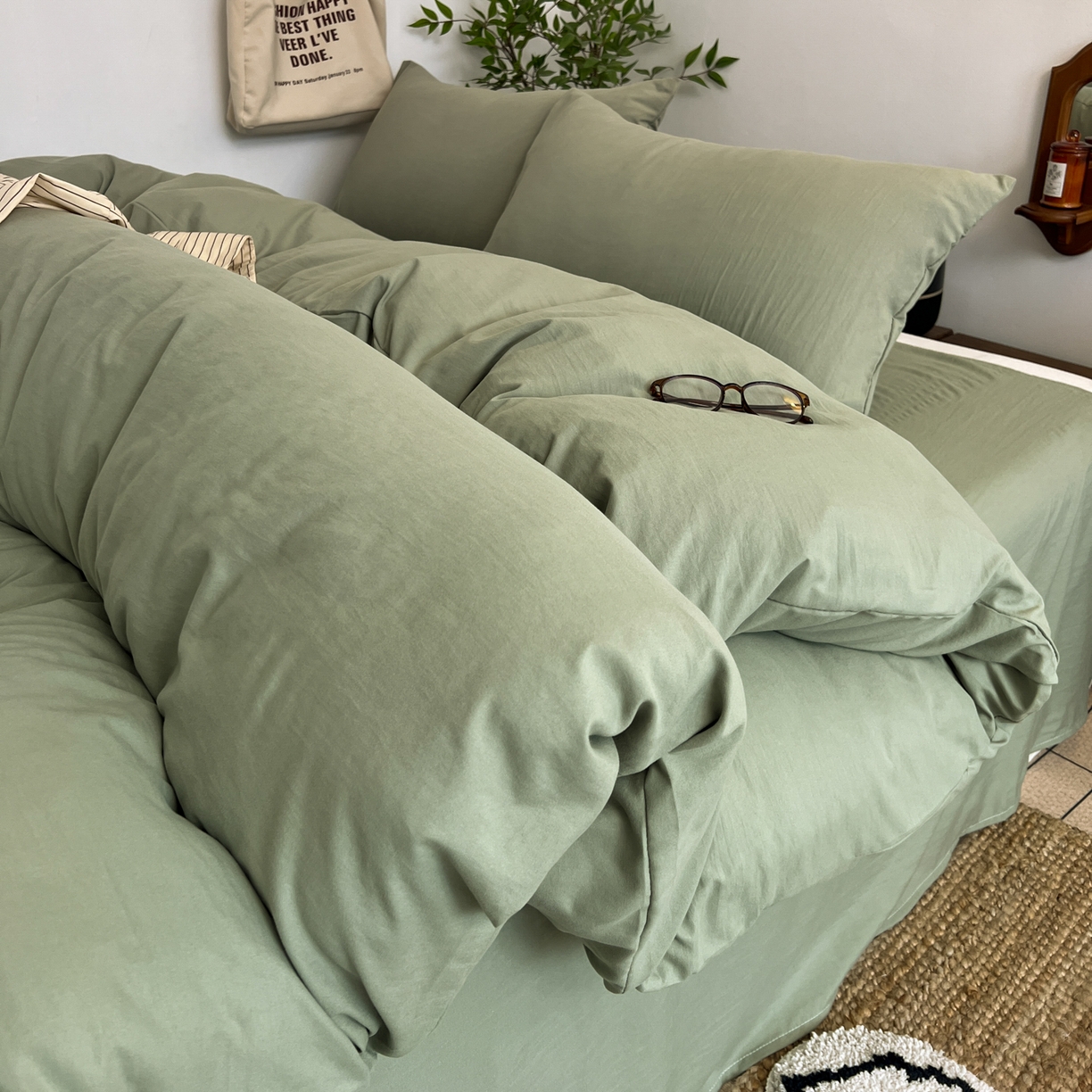 91家纺网 家纺一手货源 找家纺 梦嘉居 2026新款亲肤纯色AB版水洗皱皱棉四件套学生宿舍床单床笠三件套 复古绿