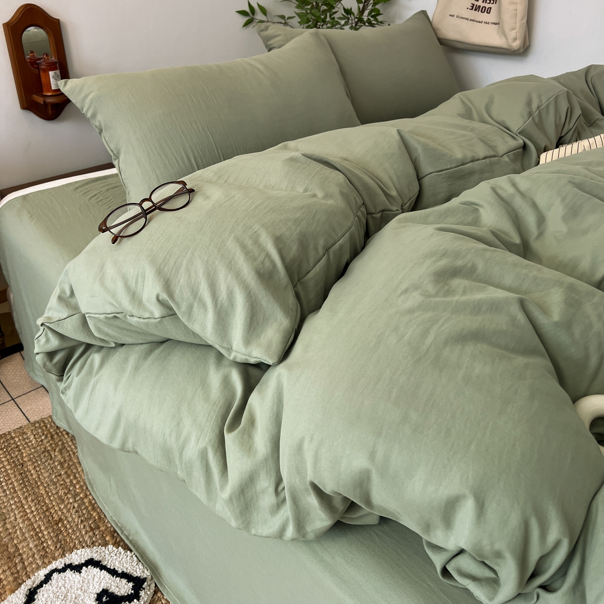 91家纺网 家纺一手货源 找家纺 梦嘉居 2026新款亲肤纯色AB版水洗皱皱棉四件套学生宿舍床单床笠三件套 复古绿