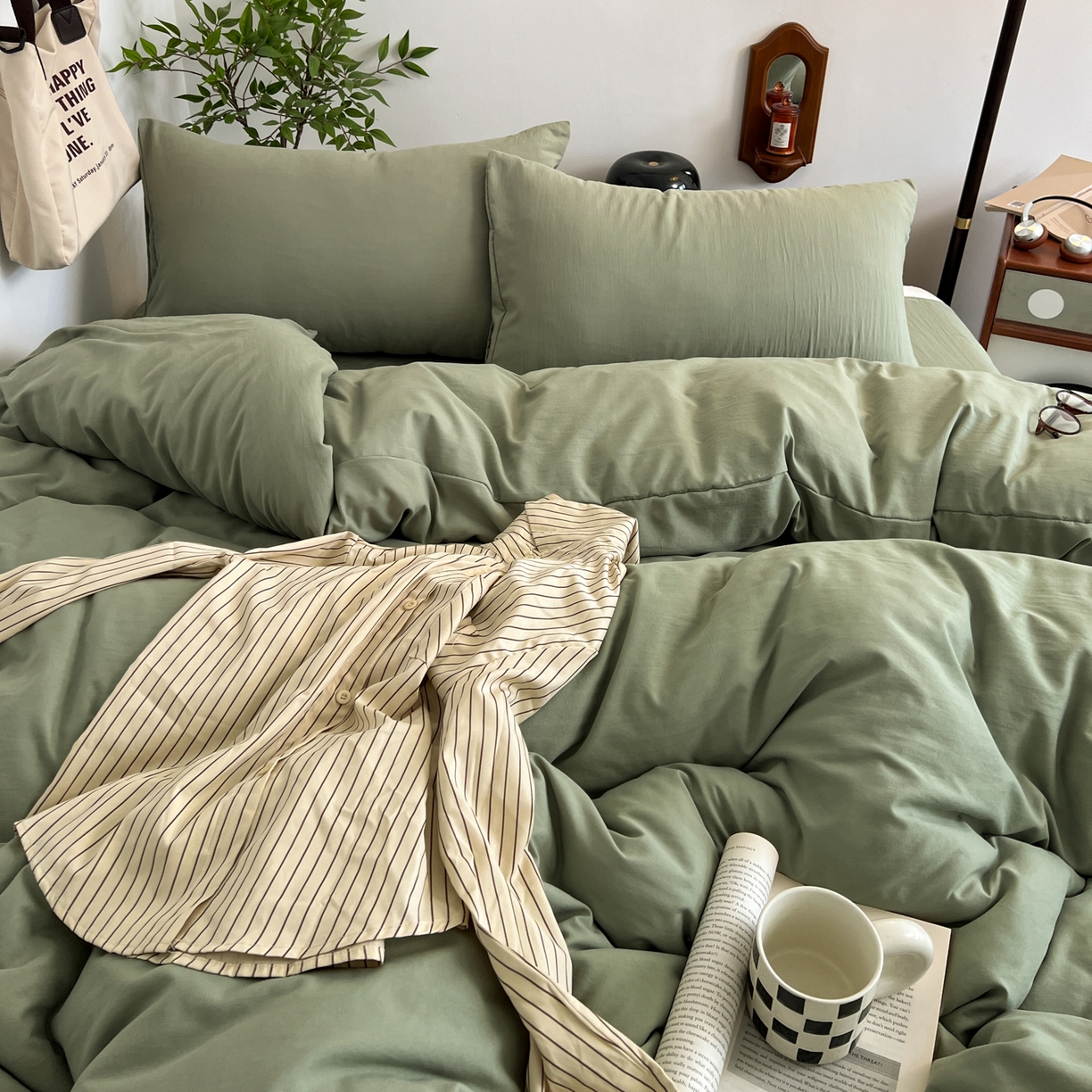 91家纺网 家纺一手货源 找家纺 梦嘉居 2026新款亲肤纯色AB版水洗皱皱棉四件套学生宿舍床单床笠三件套 复古绿