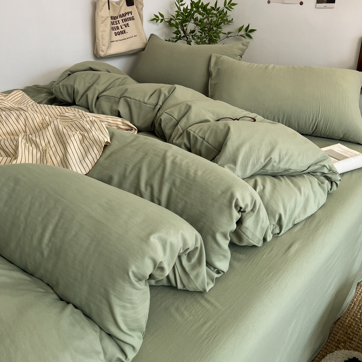 91家纺网 家纺一手货源 找家纺 梦嘉居 2026新款亲肤纯色AB版水洗皱皱棉四件套学生宿舍床单床笠三件套 复古绿