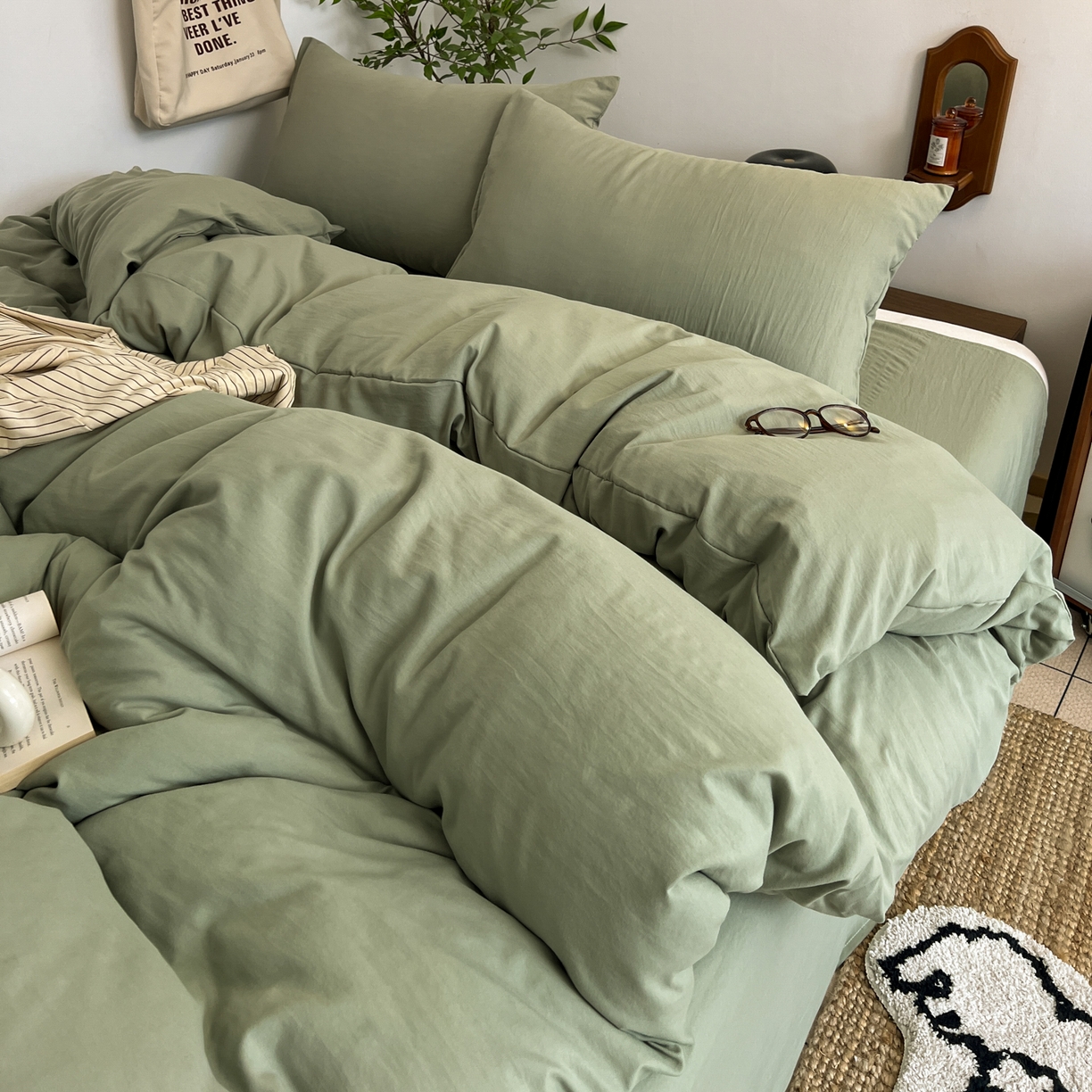 91家纺网 家纺一手货源 找家纺 梦嘉居 2026新款亲肤纯色AB版水洗皱皱棉四件套学生宿舍床单床笠三件套 复古绿