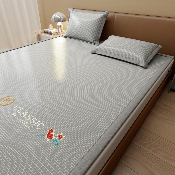 91家纺网 家纺一手货源 找家纺 人人爱家纺 2026新款A类双面冰丝凉席 清新小花-灰